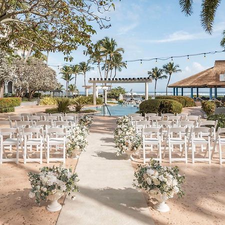 Embassy Suites By Hilton Dorado Del Mar Beach Resort Esterno foto