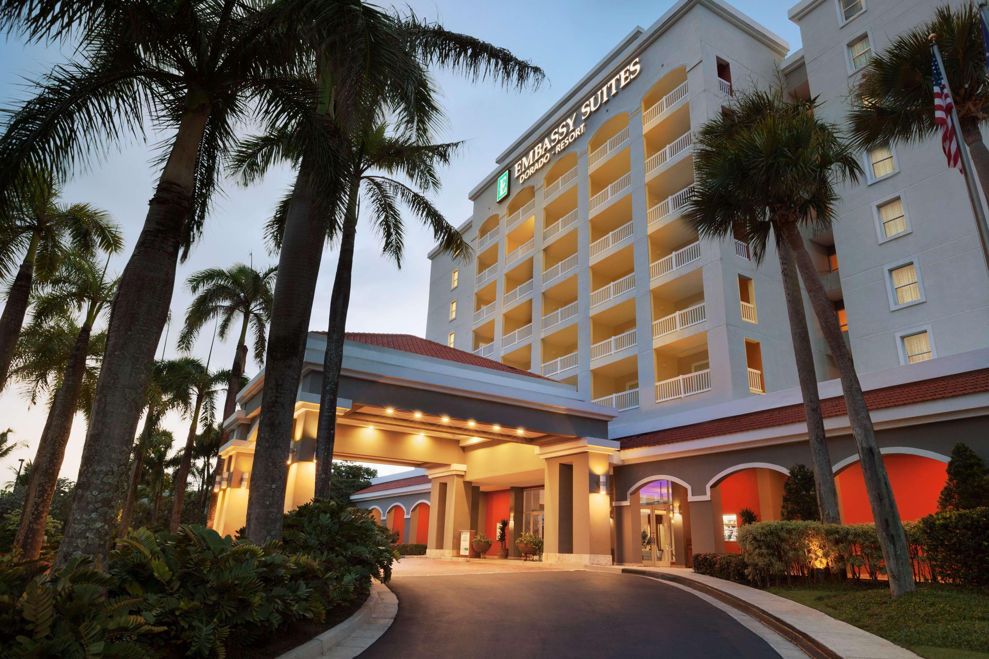 Embassy Suites By Hilton Dorado Del Mar Beach Resort Esterno foto