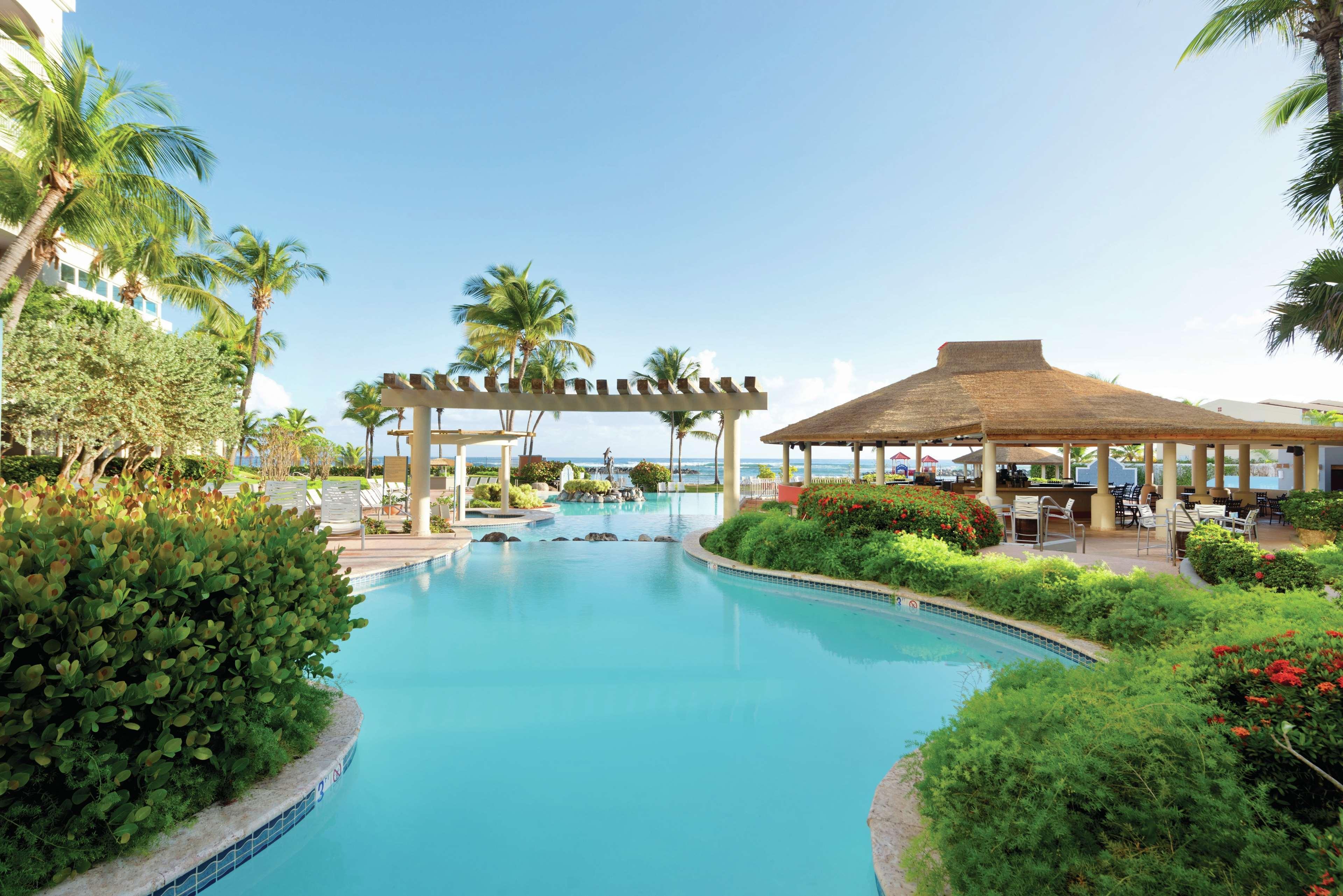 Embassy Suites By Hilton Dorado Del Mar Beach Resort Esterno foto