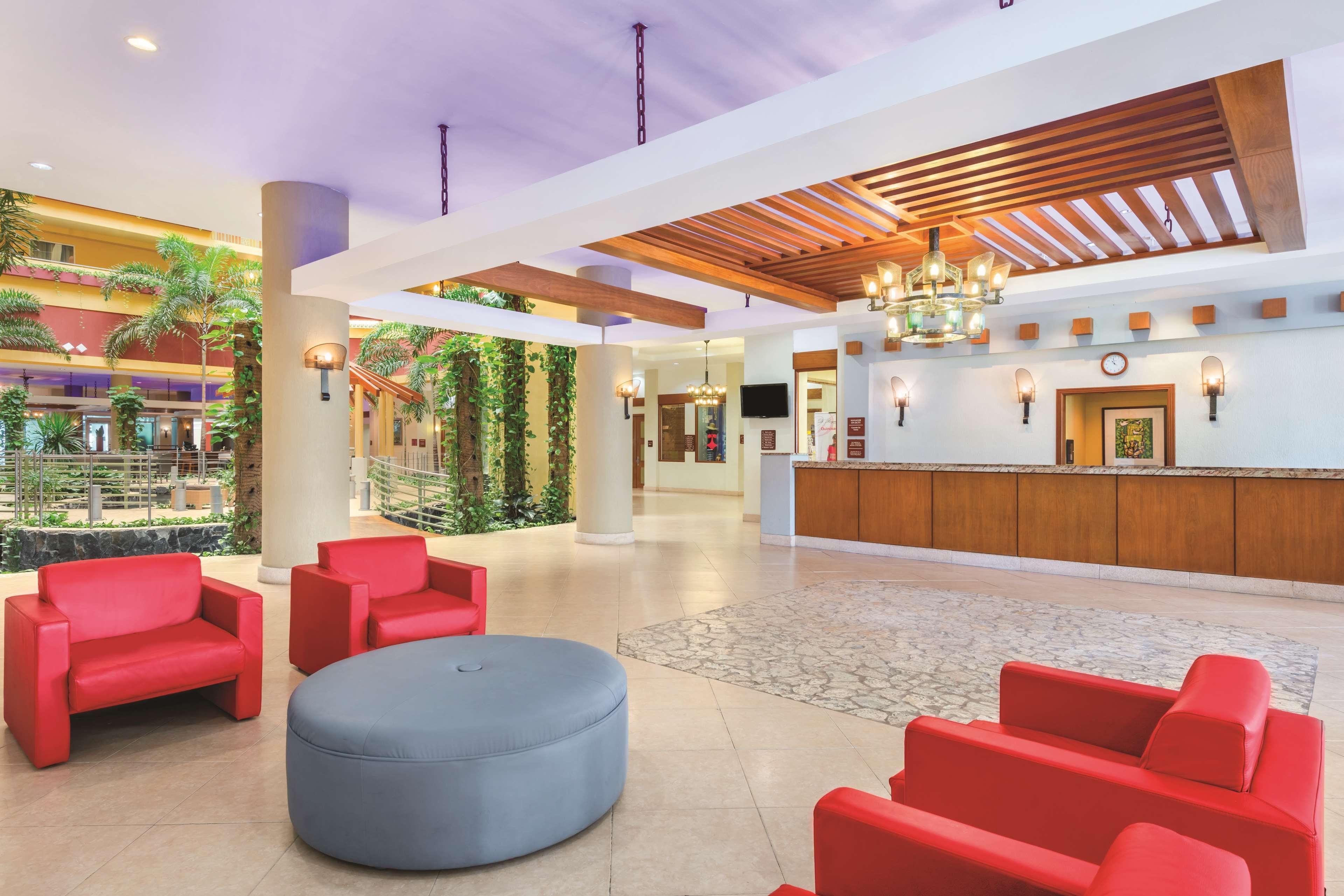 Embassy Suites By Hilton Dorado Del Mar Beach Resort Esterno foto