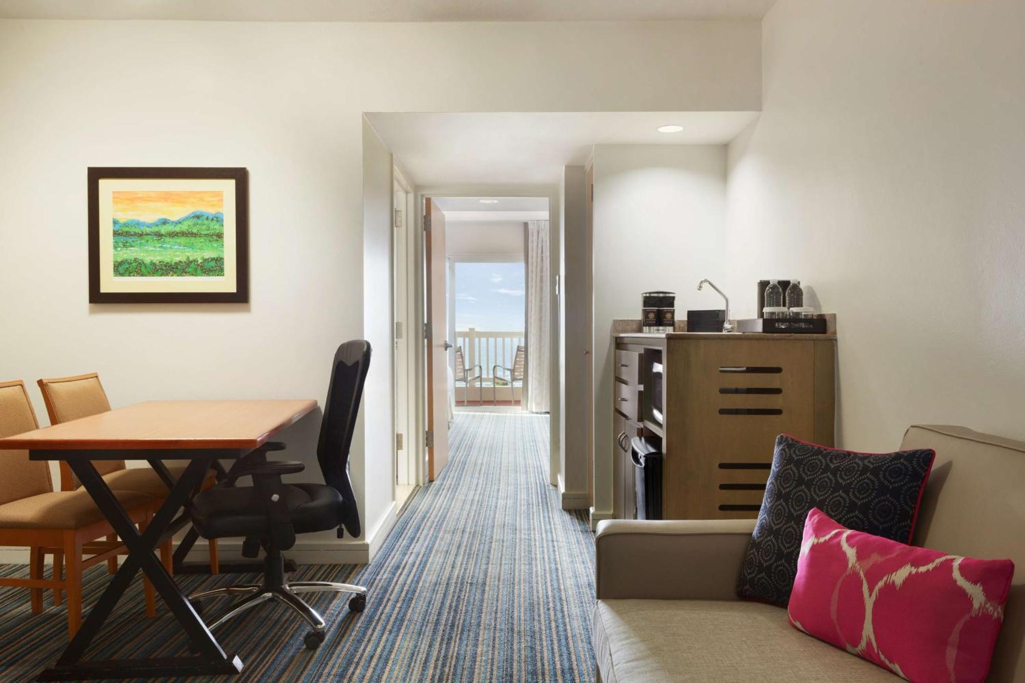 Embassy Suites By Hilton Dorado Del Mar Beach Resort Esterno foto