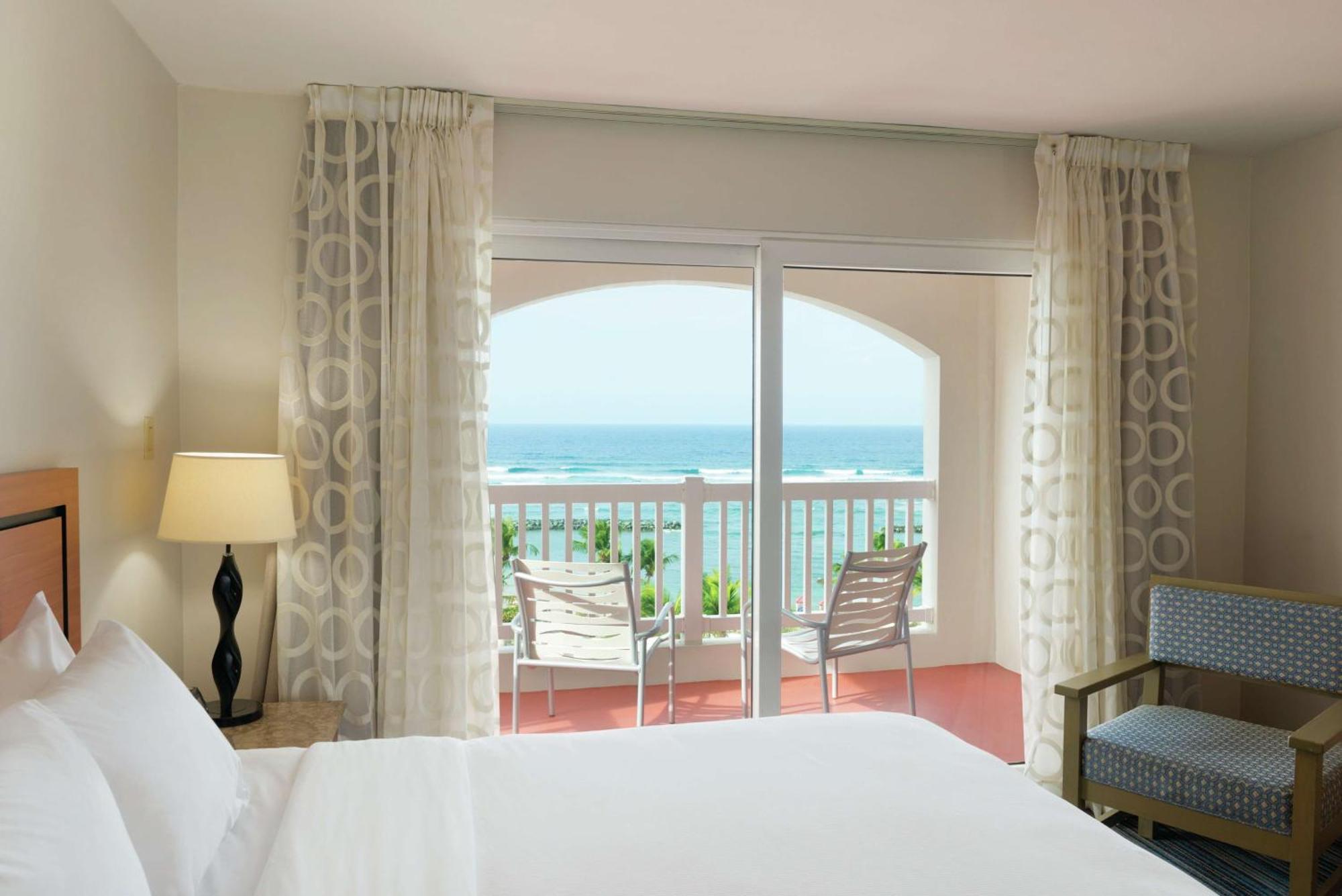 Embassy Suites By Hilton Dorado Del Mar Beach Resort Esterno foto