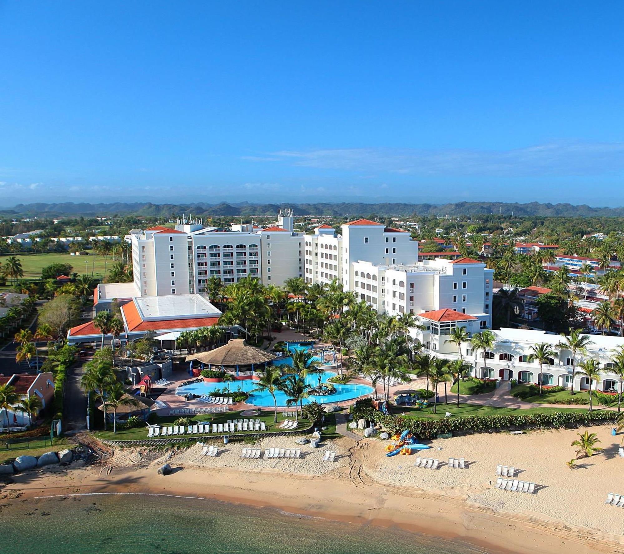 Embassy Suites By Hilton Dorado Del Mar Beach Resort Esterno foto