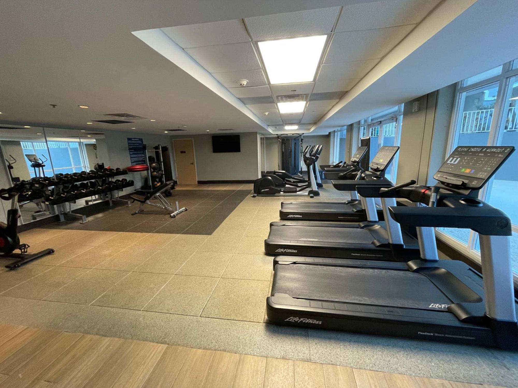 Embassy Suites By Hilton Dorado Del Mar Beach Resort Esterno foto