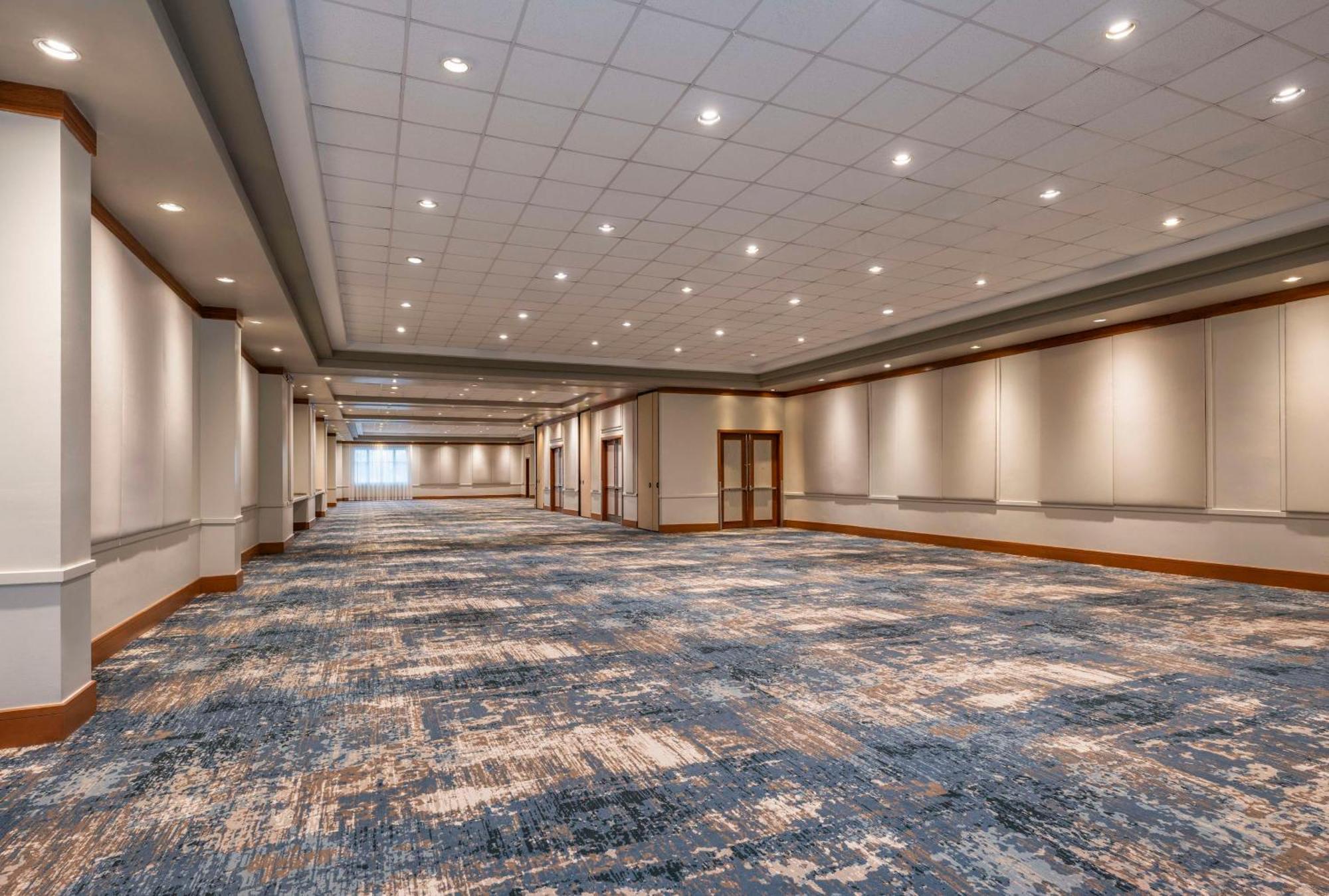 Embassy Suites By Hilton Dorado Del Mar Beach Resort Esterno foto