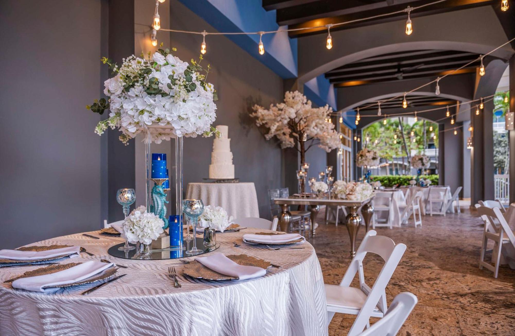 Embassy Suites By Hilton Dorado Del Mar Beach Resort Esterno foto