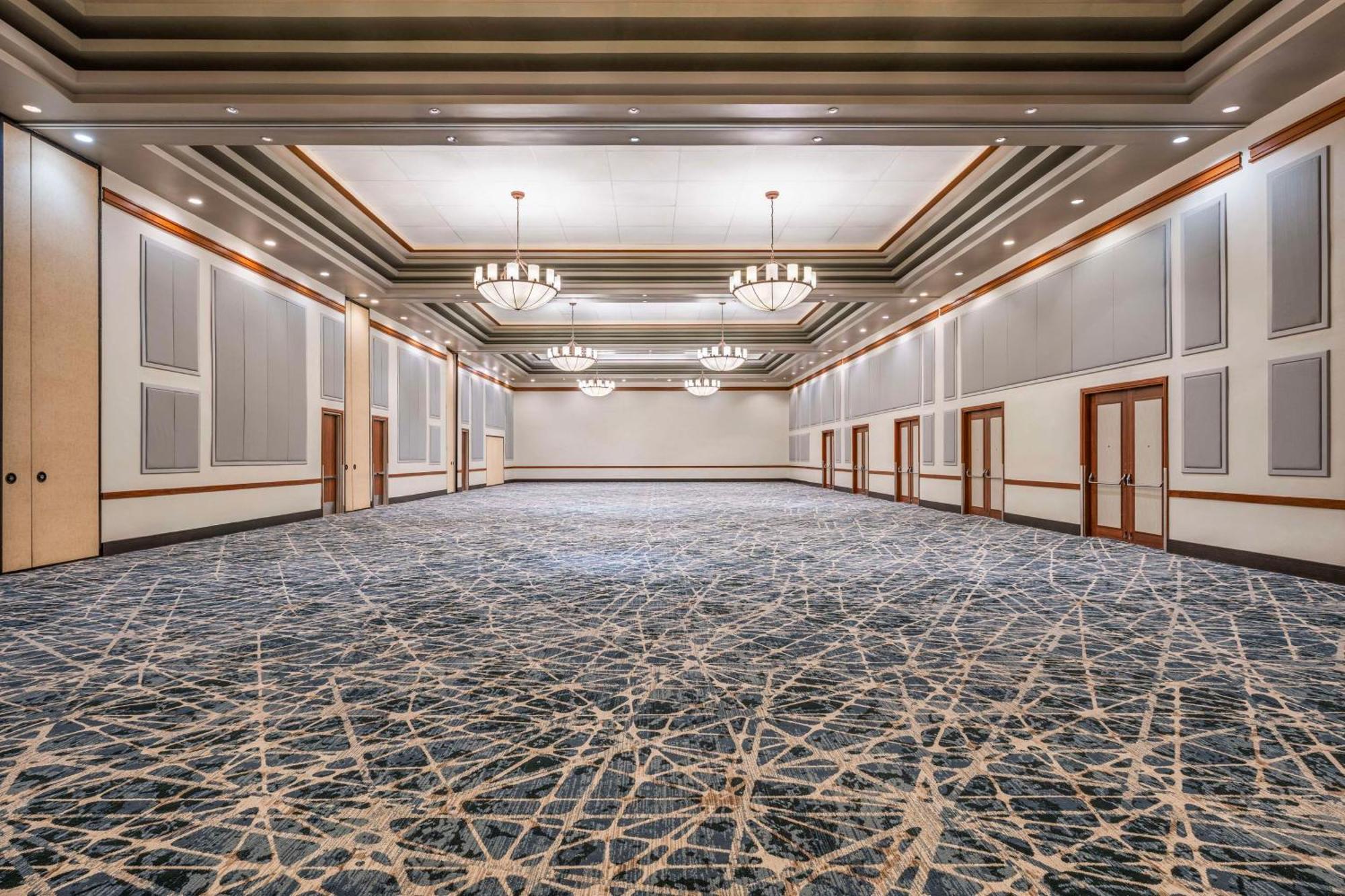 Embassy Suites By Hilton Dorado Del Mar Beach Resort Esterno foto
