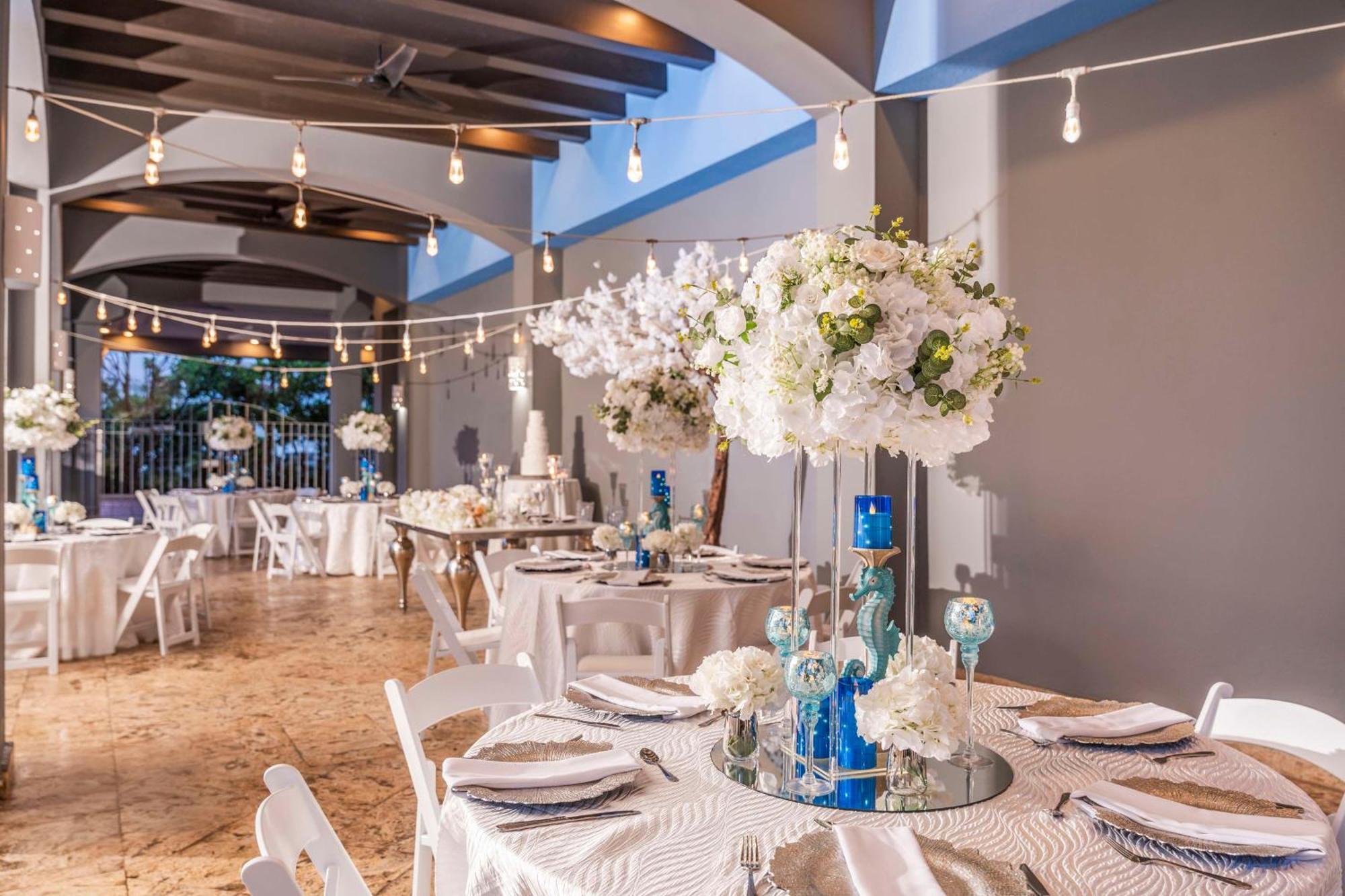 Embassy Suites By Hilton Dorado Del Mar Beach Resort Esterno foto