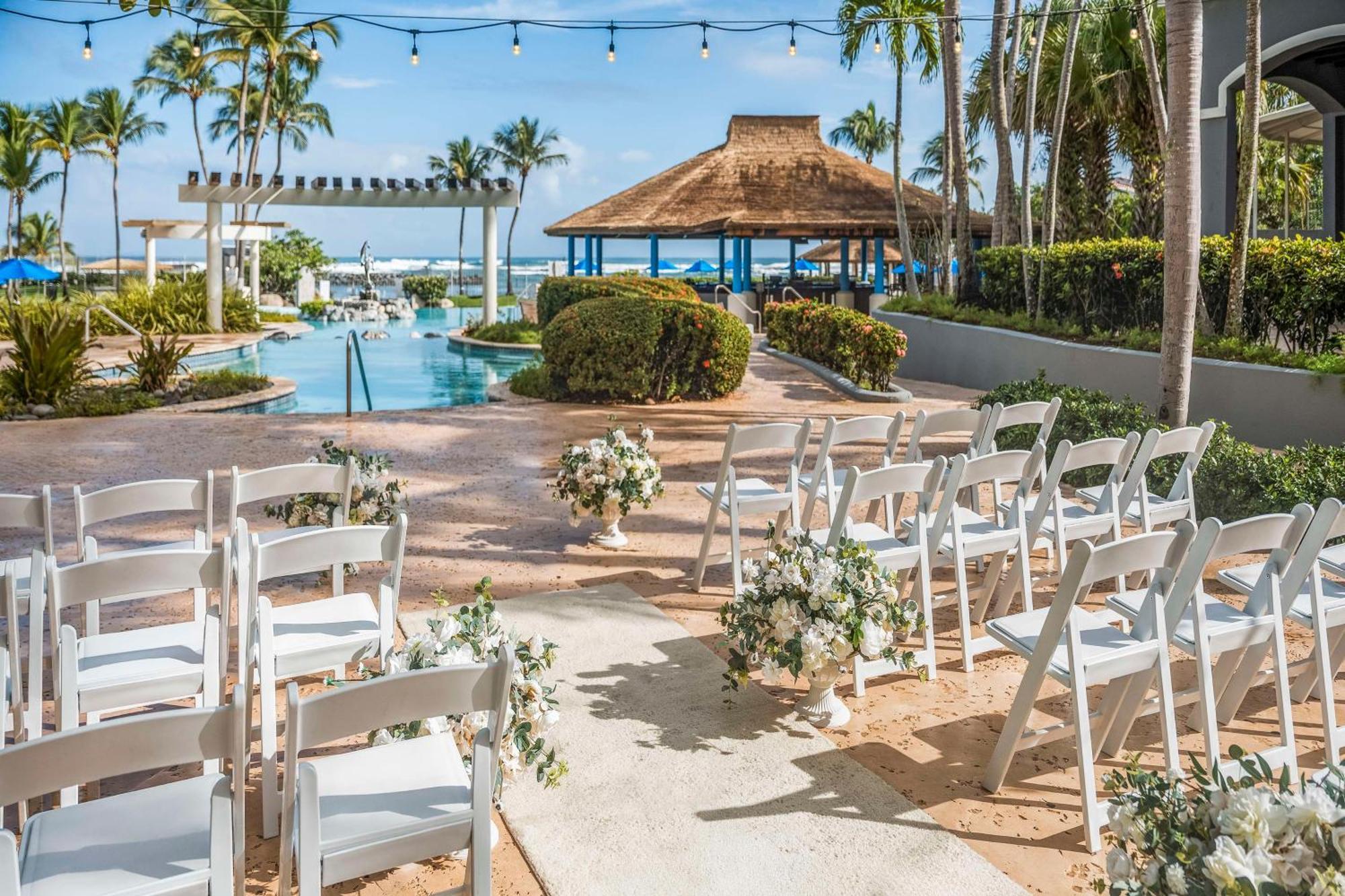 Embassy Suites By Hilton Dorado Del Mar Beach Resort Esterno foto